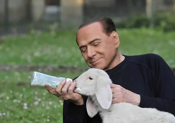 Silvio lascia i diavoli e sceglie gli agnelli